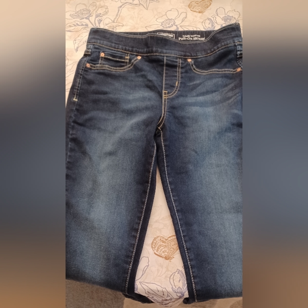 Levi Strauss Signature Gold.  Dark Blue Pull-On Skinny Jeans